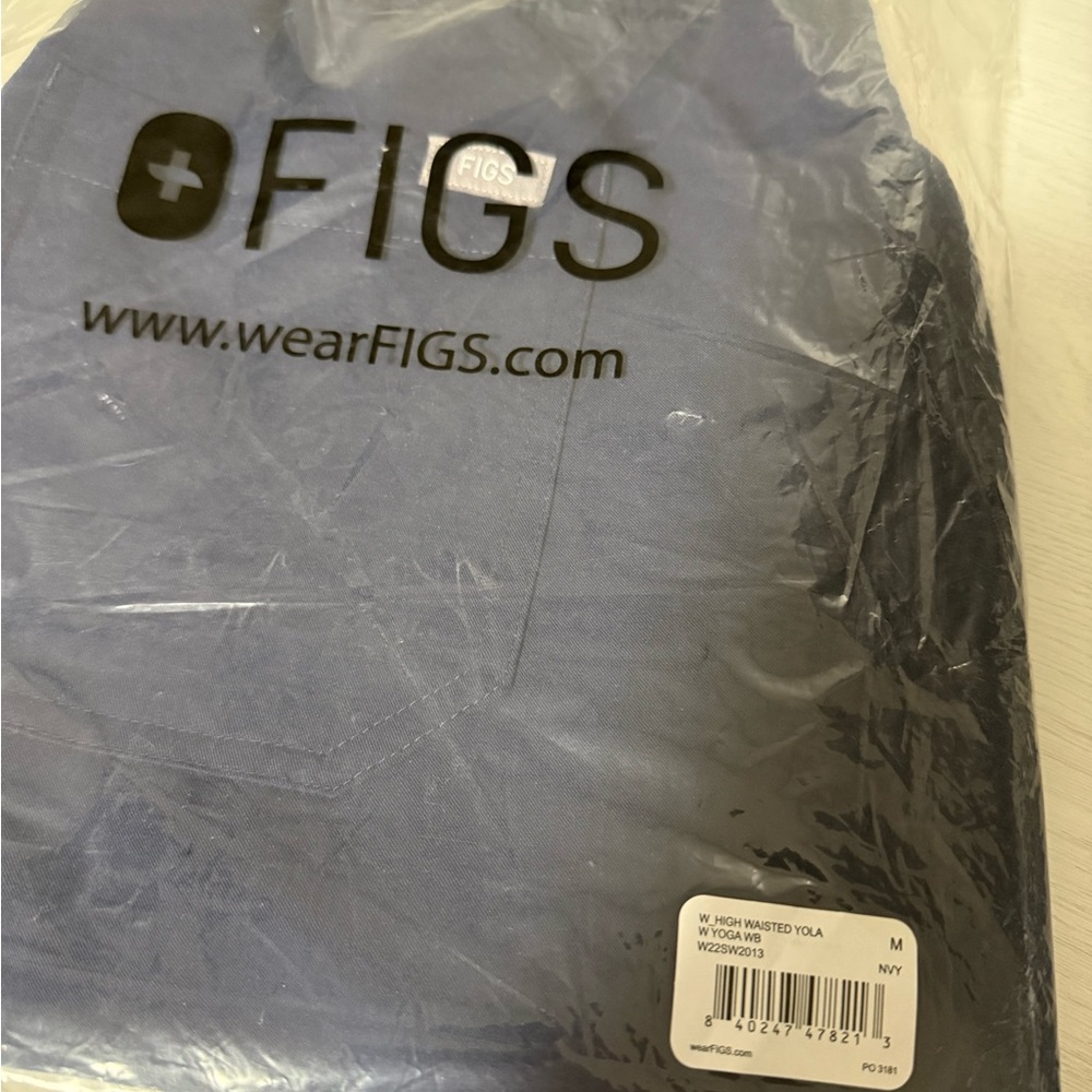 NEW WITH TAGS FIGS M NAVY YOLA PANTS